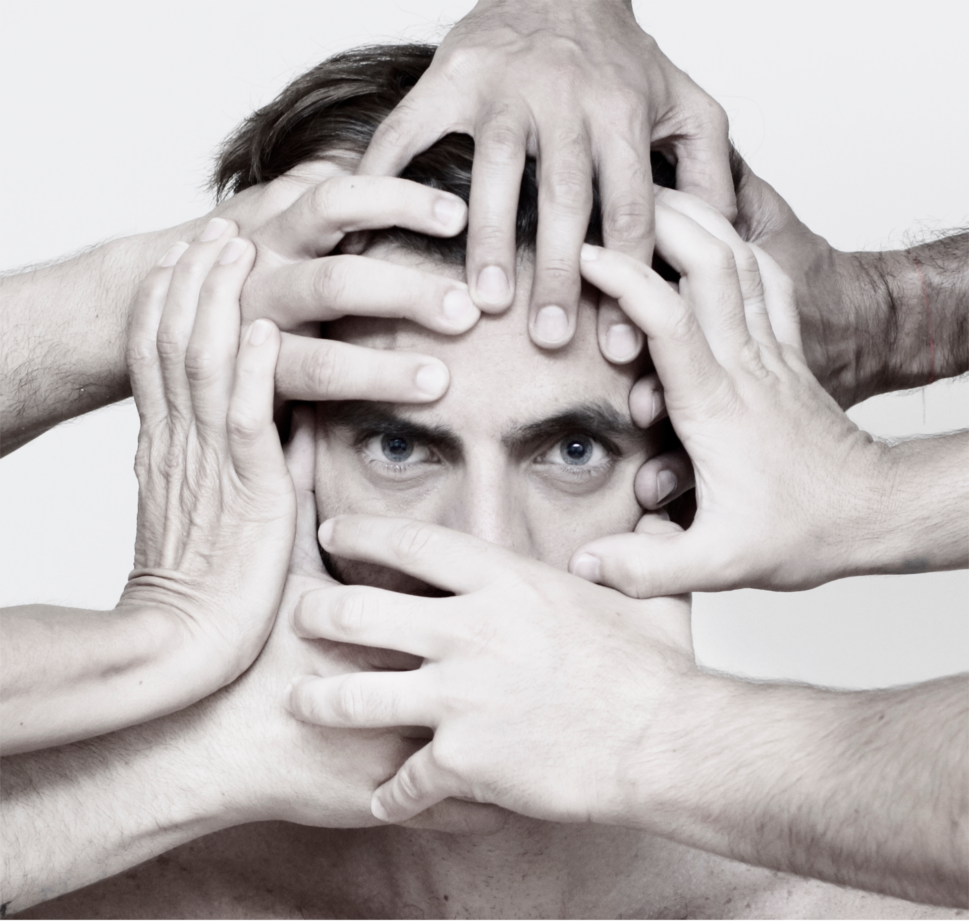 Los libres cautiverios de Ricardo y Leonisa by Josep María Miró